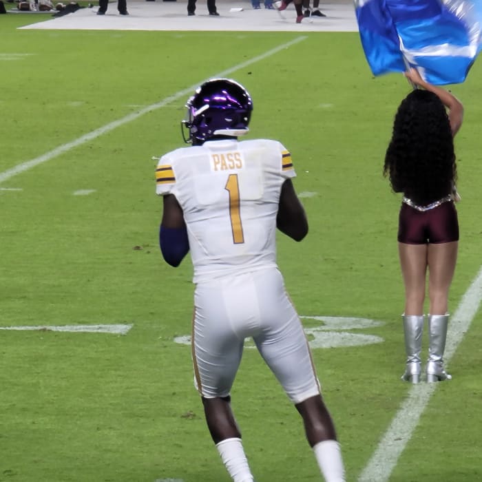 PV - QB Pass
